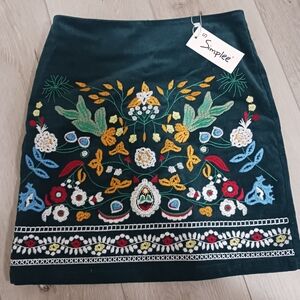 Simple Women's Green Embroidered Skirt